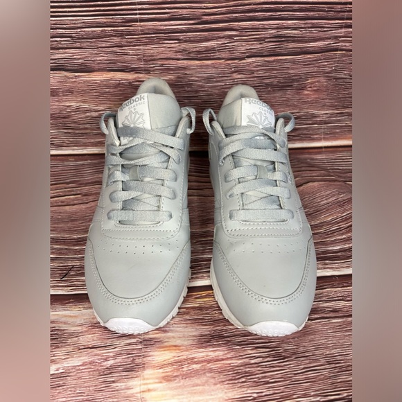 Reebok Classic Light Gray Sneaker. Size 8 women’s. - Picture 2 of 8